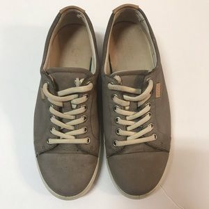 Ecco Sneakers